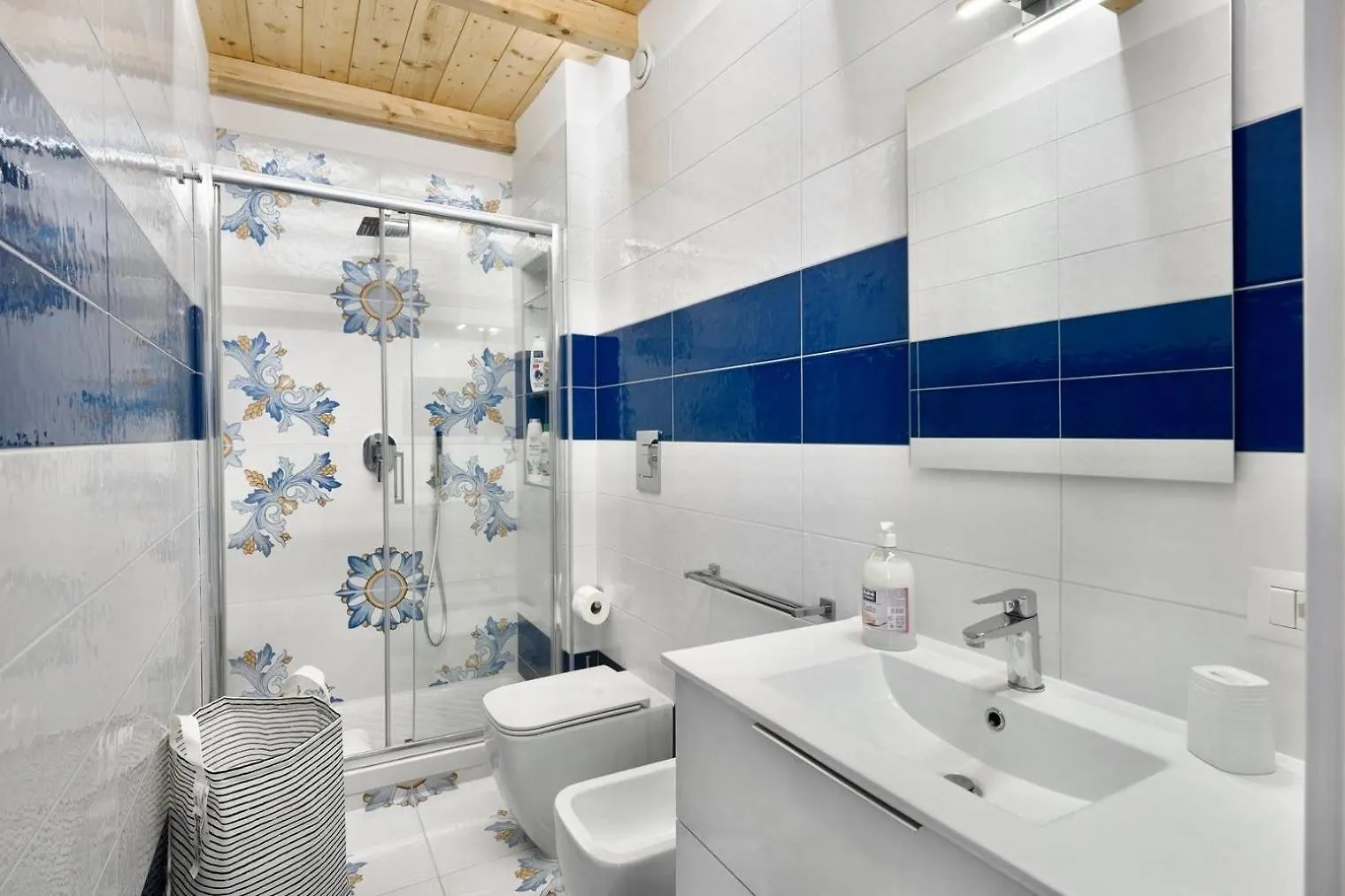 Casa Vacanza Da Enza A Toledo Naples Italy